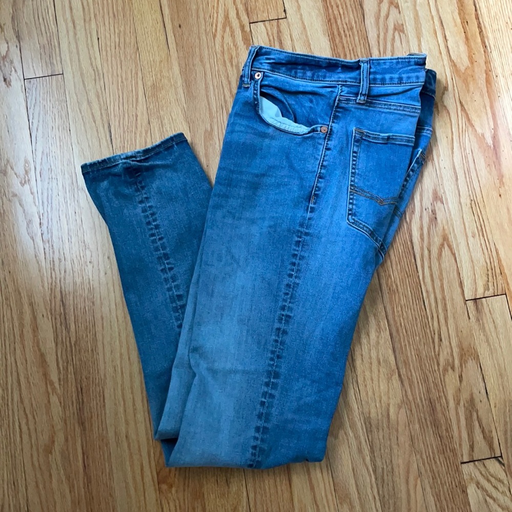 American Eagle Slim Straight Extreme Flex Jeans